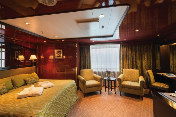 APT Travelmarvel MS Caledonian Sky Premium Suite 0.jpg